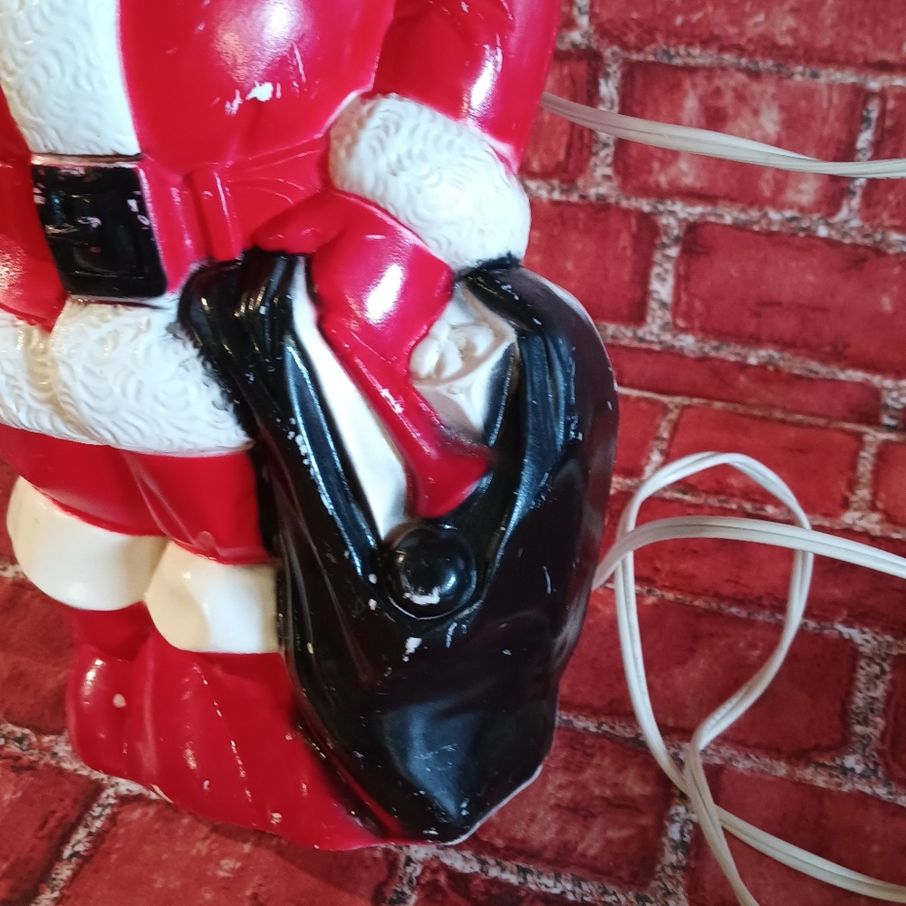 𝐒𝐀𝐍𝐓𝐀 (𝟏𝟖")𝟏𝟗𝟔𝟖 𝐓𝐚𝐛𝐥𝐞 𝐓𝐨𝐩 𝐁𝐥𝐨𝐰 𝐌𝐨𝐥𝐝 - Picture 6 of 12